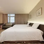 Y Hotel